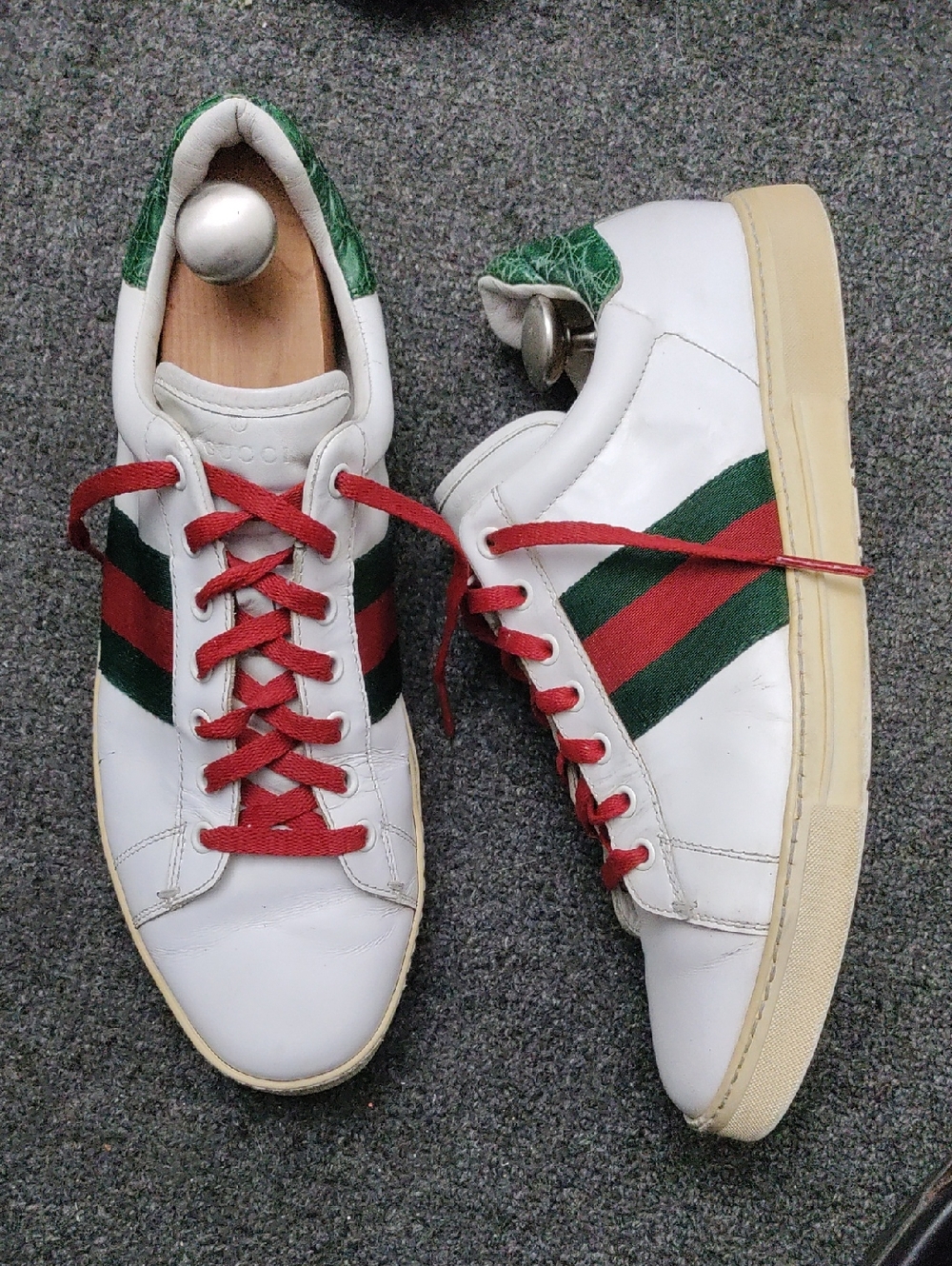 Gucci "Ace" Green Alligator Tab White Leather Sneakers W/Webbed Stripes